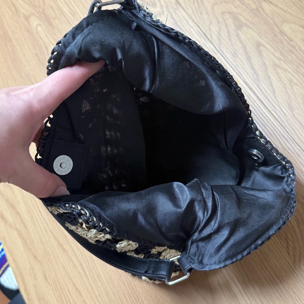 NWOT Wildflowers woven Hobo summer Bag in Black & Cream
Handmade shoulder purse - Picture 5 of 11